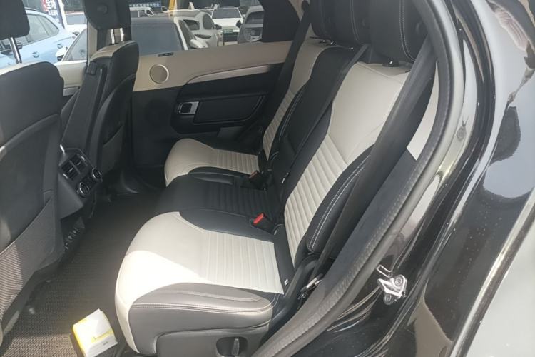 Used Land Rover Discovery 2023 Revised Version 360 PS R-Dynamic S Left Rear Seat