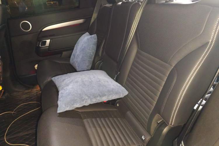 Used Land Rover Discovery 2023 360 PS R-Dynamic S Left Rear Seat