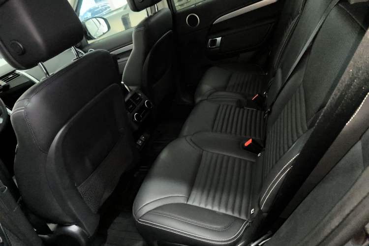 Used Land Rover Discovery 2023 Restyled 360 PS R-Dynamic SE Left Rear Seat