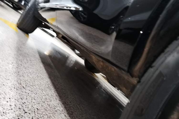 Used Land Rover Discovery 2023 Revised Version 360 PS R-Dynamic S Left Side Sill