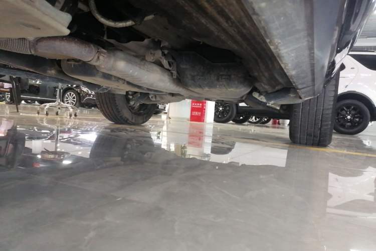 Used Land Rover Discovery 2023 360 PS R-Dynamic S Left Side Sill