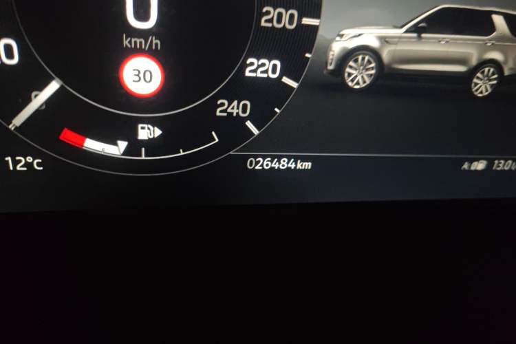 Used Land Rover Discovery 2023 Revised Version 360 PS R-Dynamic S Odometer Close Up