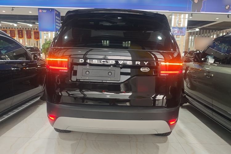 Used Land Rover Discovery 2023 Facelift 300PS S Rear