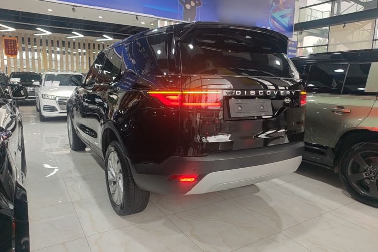 Used Land Rover Discovery 2023 Facelift 300PS S Rear Left 45 Deg