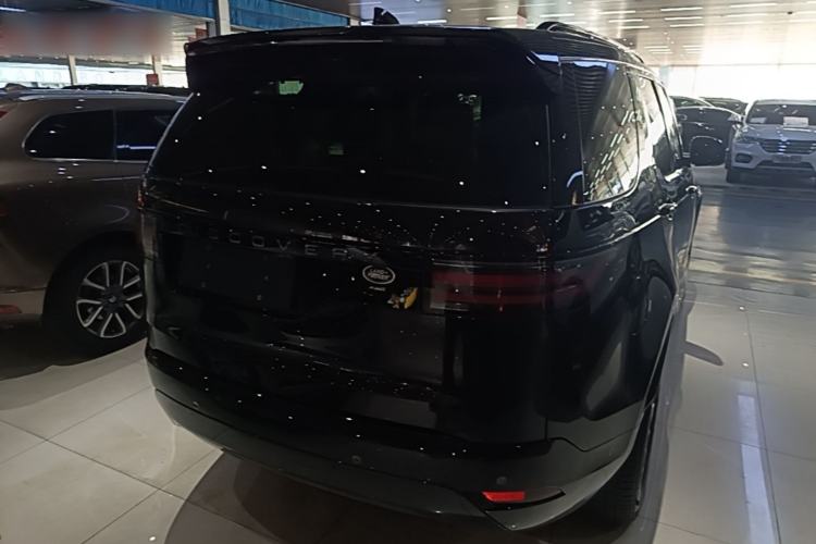 Used Land Rover Discovery 2023 Revised Version 360 PS R-Dynamic S Rear Right 45 Deg