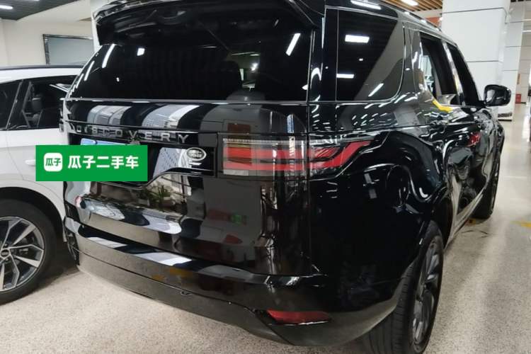 Used Land Rover Discovery 2023 Revised Version 360 PS R-Dynamic S Rear Right 45 Deg