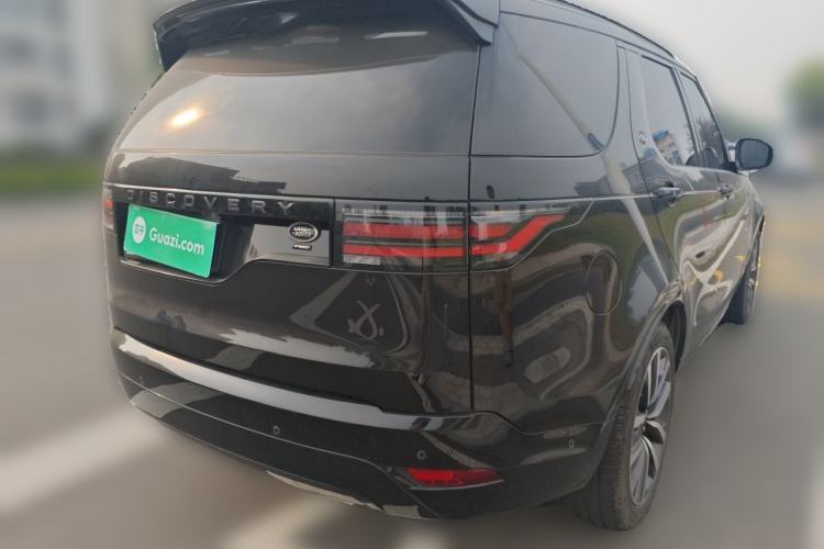 Used Land Rover Discovery 2023 360 PS R-Dynamic SE Rear Right 45 Deg