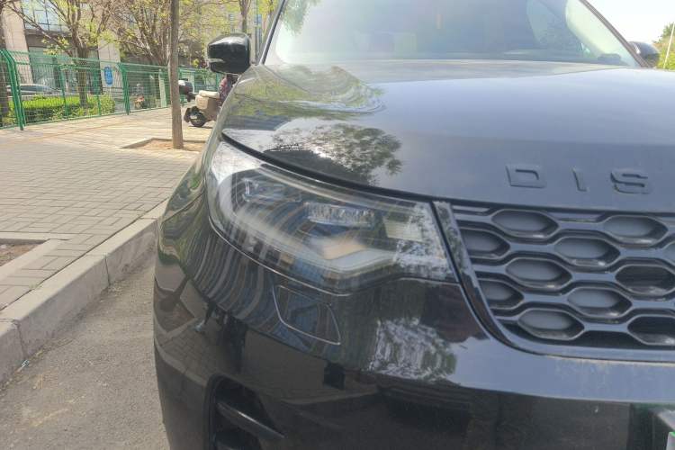 Used Land Rover Discovery 2023 Revised Version 360 PS R-Dynamic S Right Front Headlight