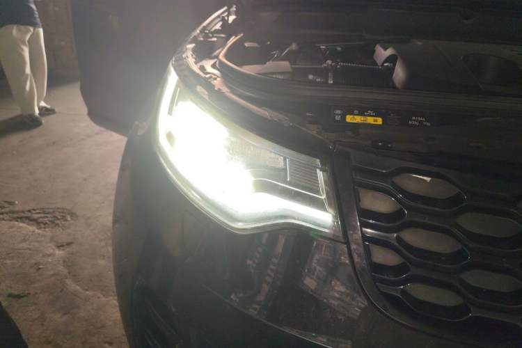 Used Land Rover Discovery 2023 360 PS R-Dynamic S Right Front Headlight