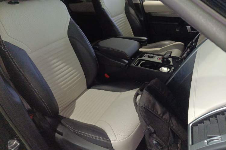 Used Land Rover Discovery 2023 360 PS R-Dynamic S Right Front Seat
