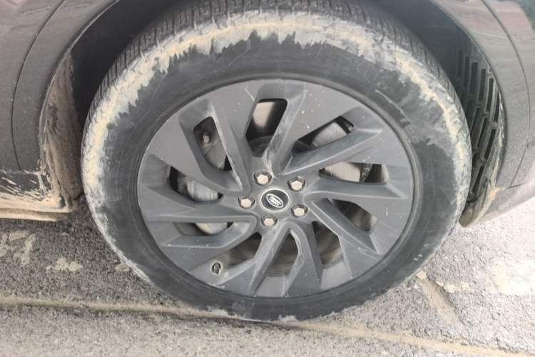 Used Land Rover Discovery 2023 360 PS R-Dynamic S Right Front Wheel Hub