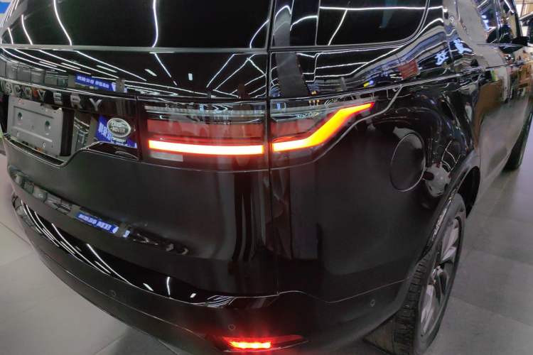 Used Land Rover Discovery 2023 360 PS R-Dynamic S Right Rear Taillight