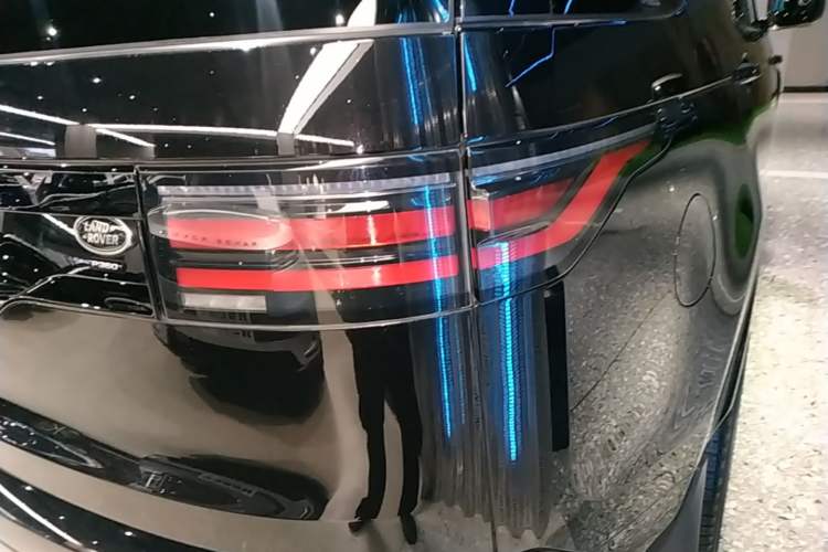 Used Land Rover Discovery 2023 Revised Version 360 PS R-Dynamic S Right Rear Taillight