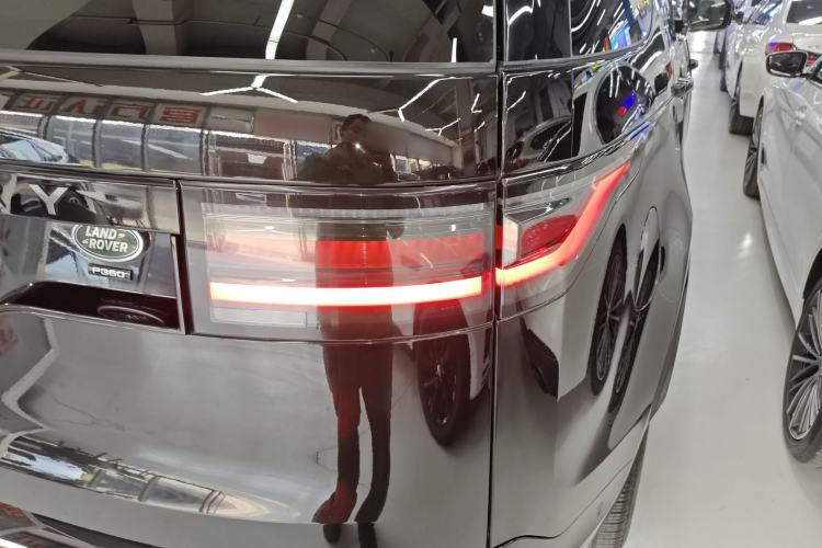 Used Land Rover Discovery 2023 Revised Version 360 PS R-Dynamic S Right Rear Taillight
