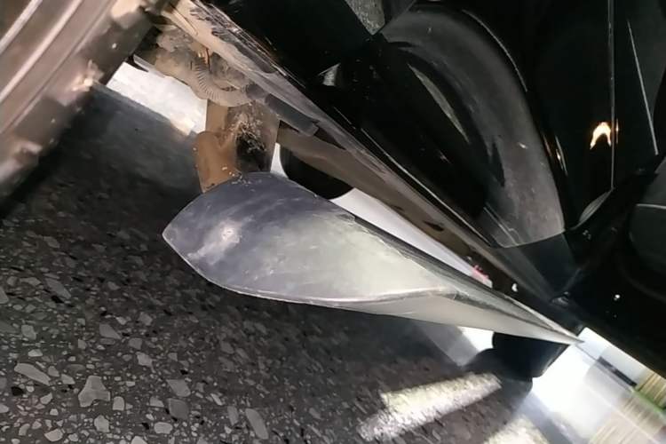 Used Land Rover Discovery 2023 Revised Version 360 PS R-Dynamic S Right Side Sill