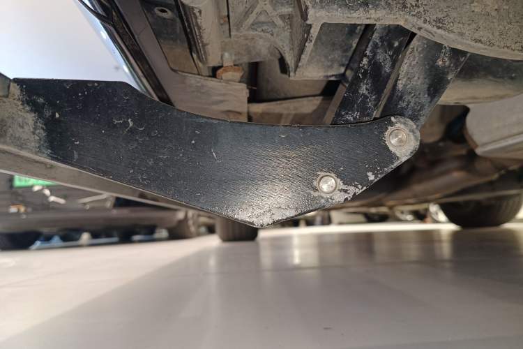 Used Land Rover Discovery 2023 360 PS R-Dynamic S Right Side Sill