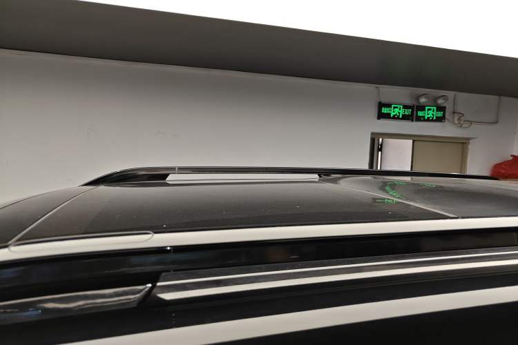 Used Land Rover Discovery 2023 360 PS R-Dynamic S Roof