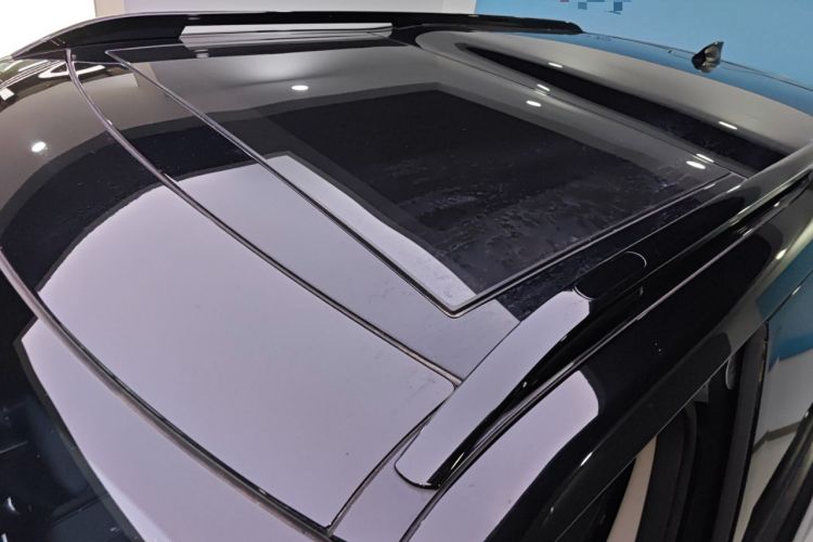 Used Land Rover Discovery 2023 Restyled 360 PS R-Dynamic SE Roof
