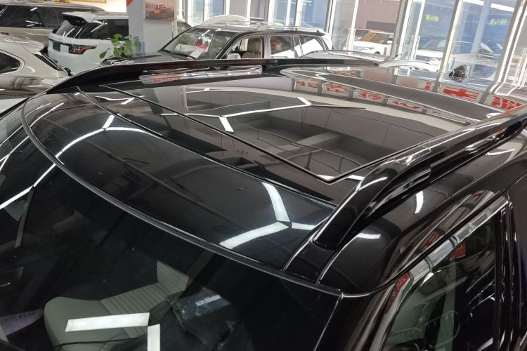 Used Land Rover Discovery 2023 Revised Version 360 PS R-Dynamic S Roof