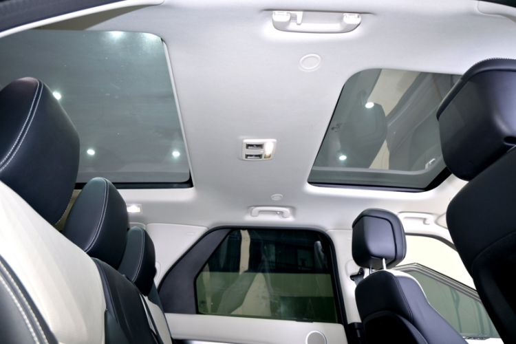 Used Land Rover Discovery 2023 Restyled 360 PS R-Dynamic SE Roof