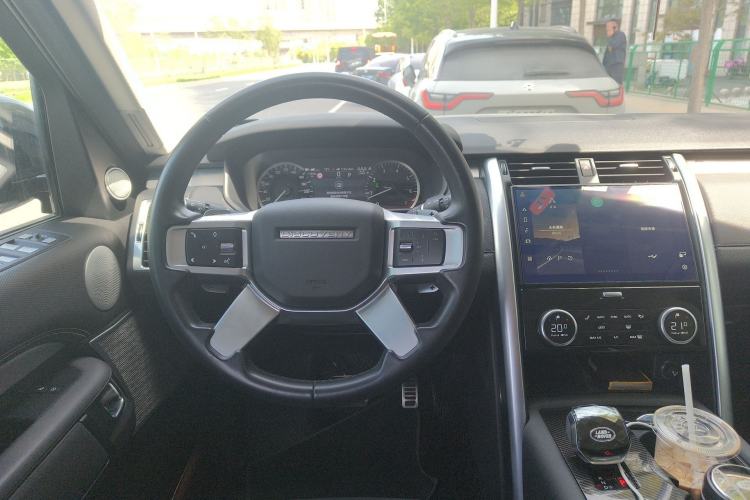 Used Land Rover Discovery 2023 Revised Version 360 PS R-Dynamic S Steering Wheel