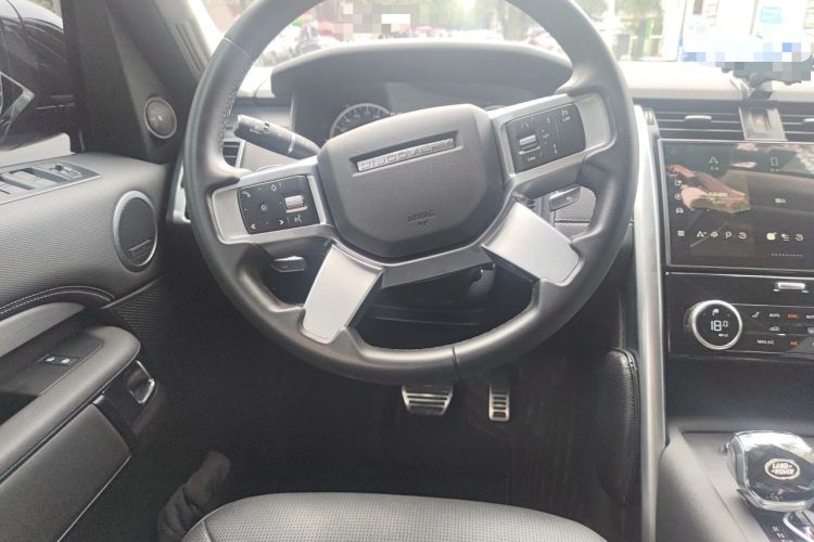 Used Land Rover Discovery 2023 Revised Version 360 PS R-Dynamic S Steering Wheel