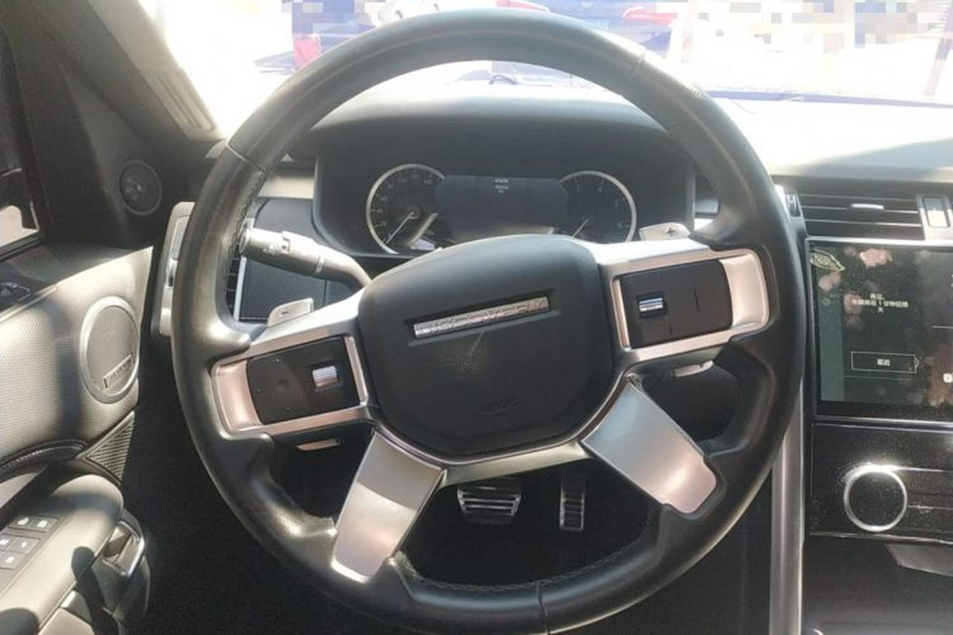 Used Land Rover Discovery 2023 Restyled 360 PS R-Dynamic SE Steering Wheel