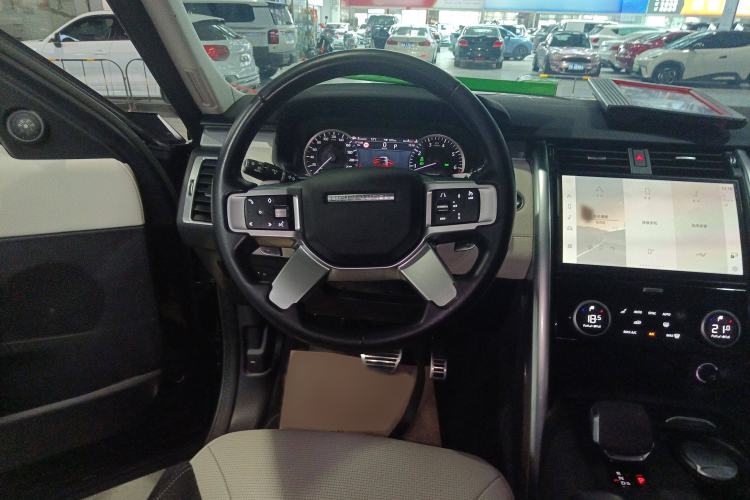 Used Land Rover Discovery 2023 360 PS R-Dynamic S Steering Wheel
