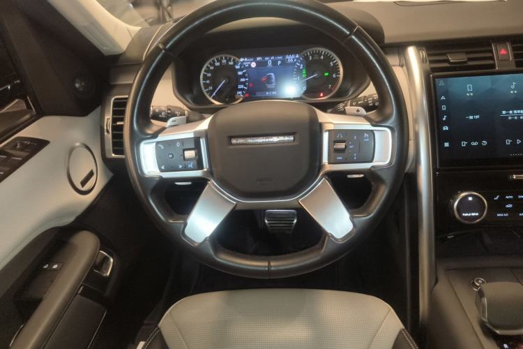 Used Land Rover Discovery 2023 360 PS R-Dynamic S Steering Wheel