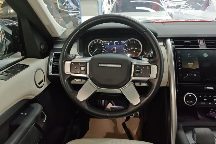 Used Land Rover Discovery 2023 Revised Version 360 PS R-Dynamic S Steering Wheel