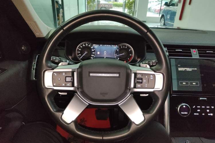 Used Land Rover Discovery 2023 Facelift 300PS S Steering Wheel