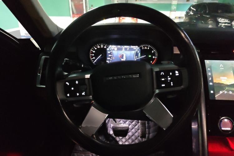 Used Land Rover Discovery 2023 360 PS R-Dynamic S Steering Wheel