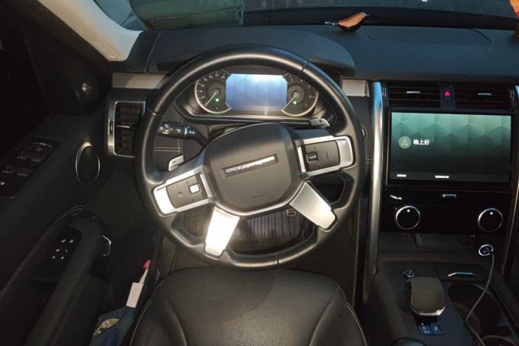 Used Land Rover Discovery 2023 360 PS R-Dynamic SE Steering Wheel