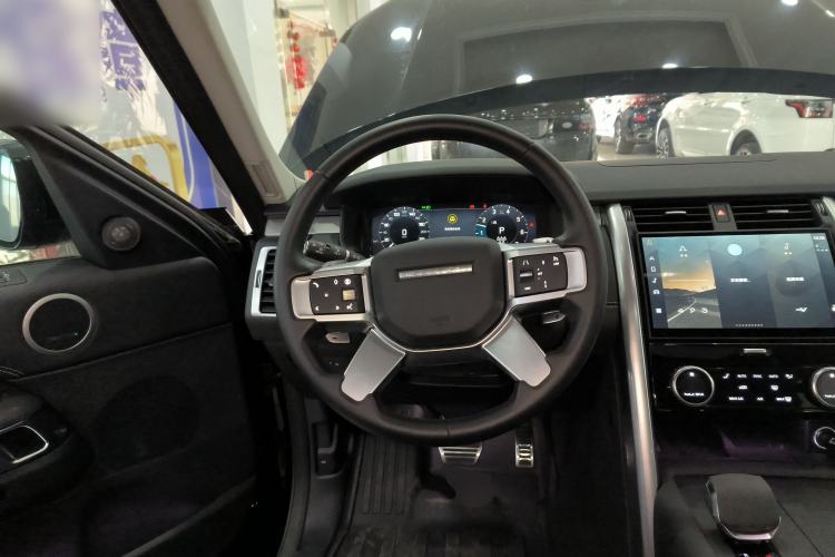 Used Land Rover Discovery 2023 Restyled 360 PS R-Dynamic SE Steering Wheel