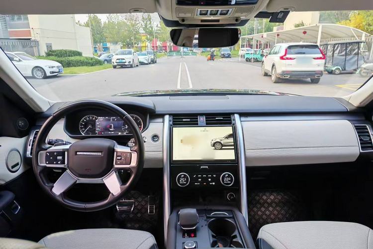 Used Land Rover Discovery 2023 360 PS R-Dynamic S Steering Wheel