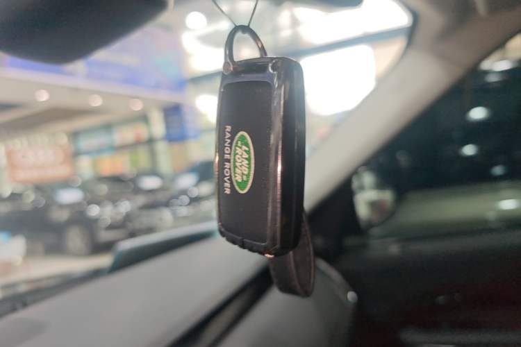 Used Land Rover Discovery 2023 Facelift 300PS S Vehicle Key