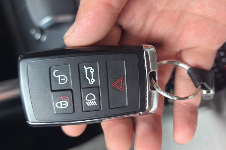 Used Land Rover Discovery 2023 360 PS R-Dynamic S Vehicle Key