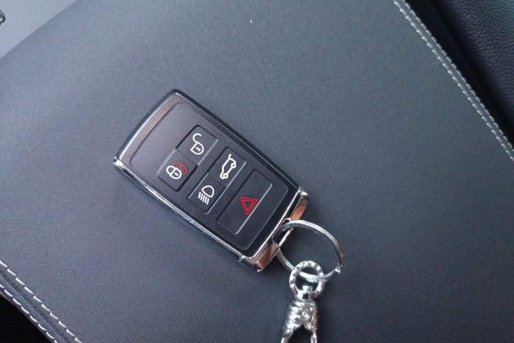 Used Land Rover Discovery 2023 360 PS R-Dynamic S Vehicle Key