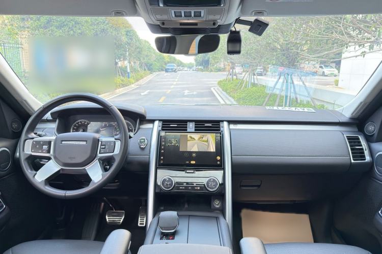 Used Land Rover Discovery 2023 Restyled 360 PS R-Dynamic SE Exterior 6
