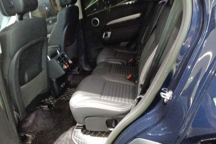 Used Land Rover Discovery 2023 Restyled 360 PS R-Dynamic SE Left Rear Seat