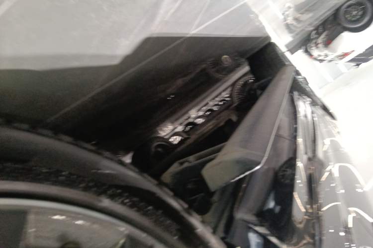 Used Land Rover Discovery 2023 Restyled 360 PS R-Dynamic SE Left Side Sill