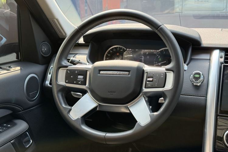 Used Land Rover Discovery 2023 Restyled 360 PS R-Dynamic SE Steering Wheel