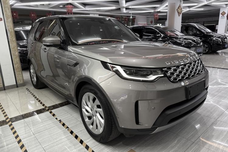 Used Land Rover Discovery 2023 300PS S Front Right 45 Deg