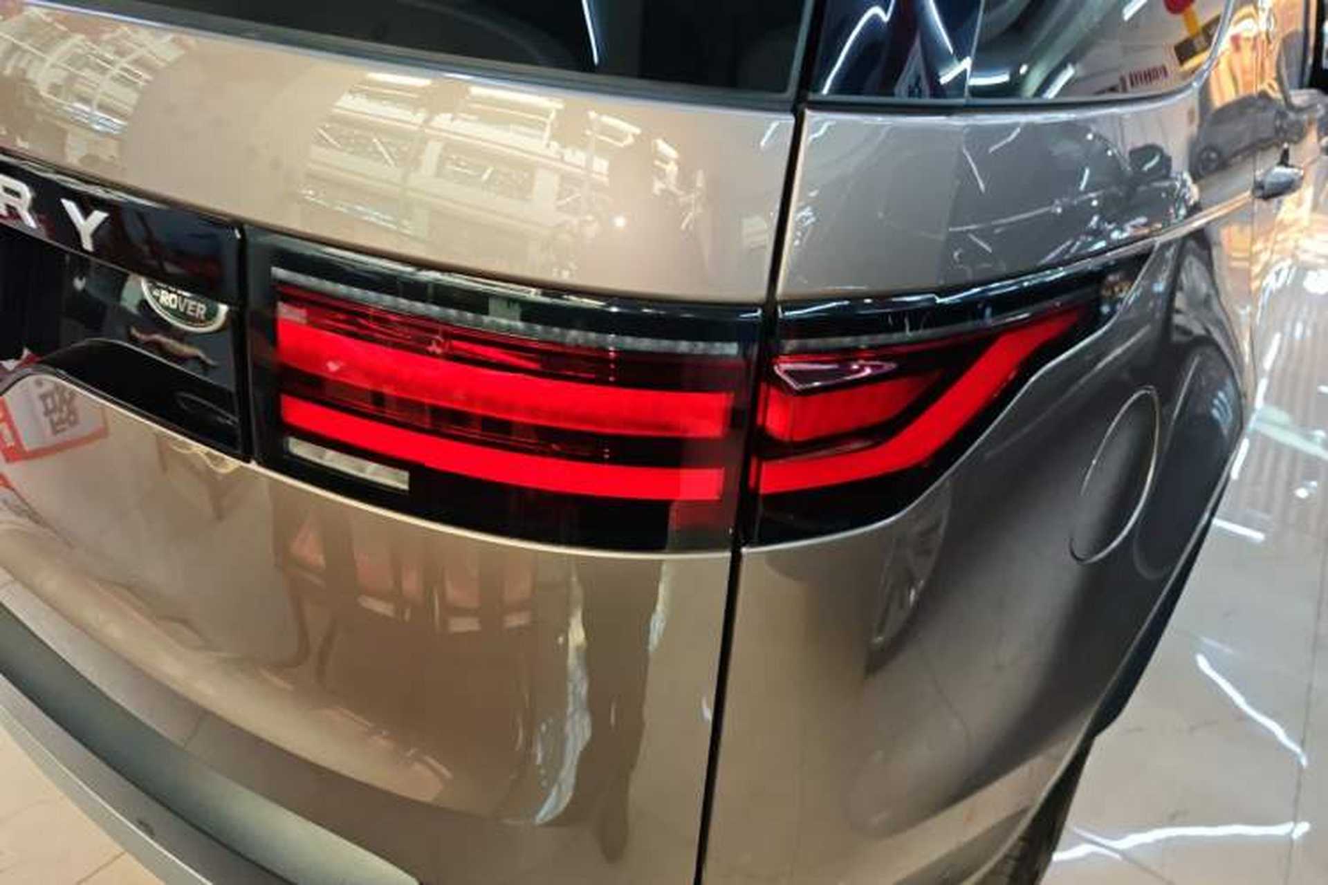 Used Land Rover Discovery 2023 300PS S Right Rear Taillight