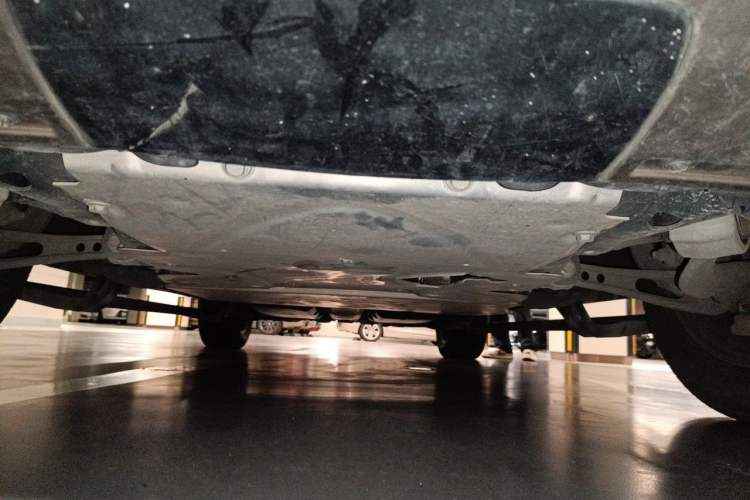 Used Land Rover Discovery 2023 360 PS R-Dynamic S Chassis Rear