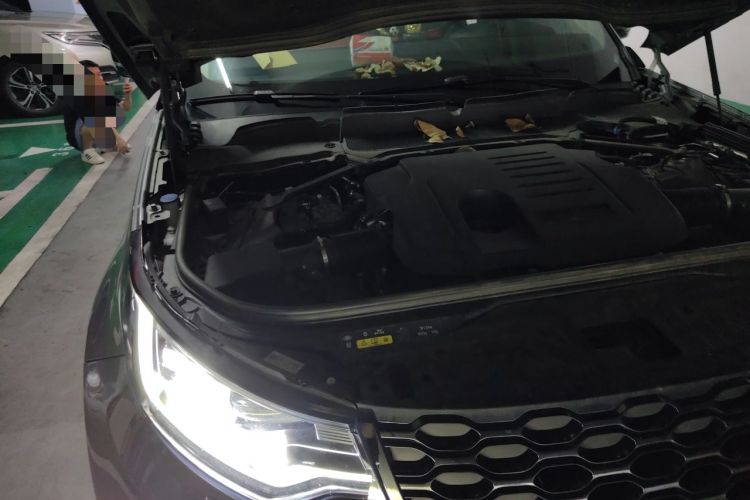 Used Land Rover Discovery 2023 Revised Version 360 PS R-Dynamic S Engine Bay Right