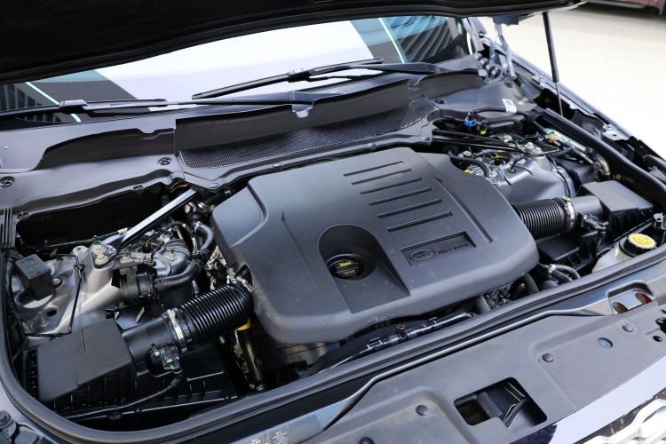 Used Land Rover Discovery 2023 360 PS Metropolitan Edition Engine Bay