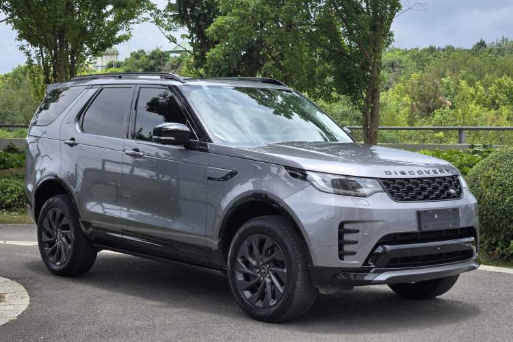 Used Land Rover Discovery 2023 Revised Version 360 PS R-Dynamic S Exterior 1