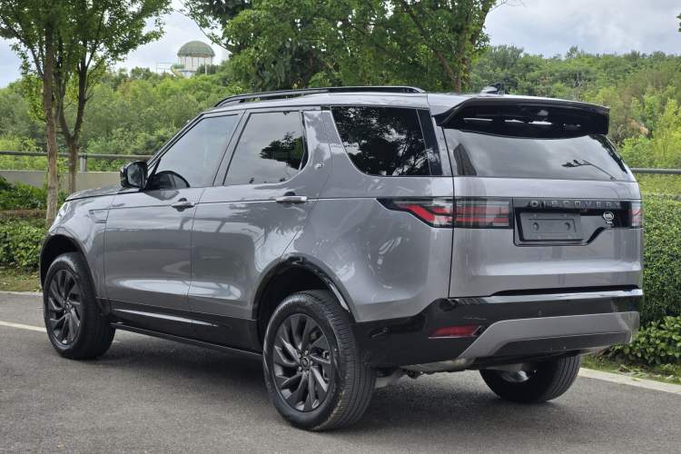 Used Land Rover Discovery 2023 Revised Version 360 PS R-Dynamic S Exterior 3