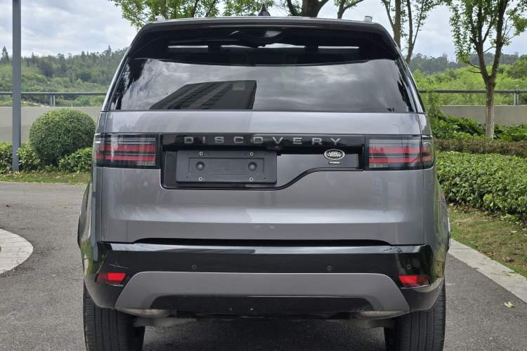 Used Land Rover Discovery 2023 Revised Version 360 PS R-Dynamic S Exterior 4
